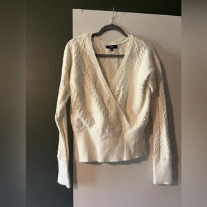 Lulu’s white vneck sweater